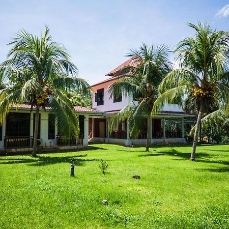 Terap Inn Kampong Raja Kültér fotó